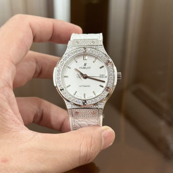 Hublot Classic Fusion Diamonds White Dial Replica 11 Watch 38mm (4)