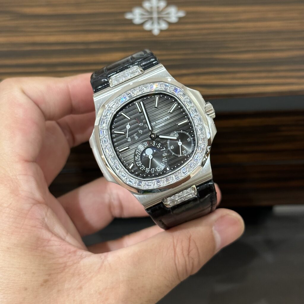 Patek Philippe Nautilus 5724G Replica 11 Watch GR Factory 40mm (1)