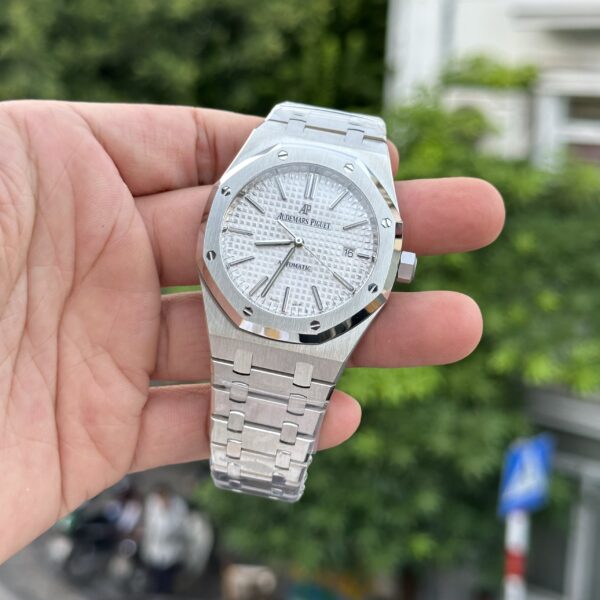 Audemars Piguet Royal Oak 15400ST Replica 11 Watch White Dial 41mm