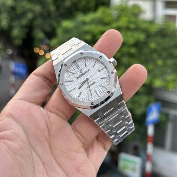 Audemars Piguet Royal Oak 15400ST Replica 11 Watch White Dial 41mm