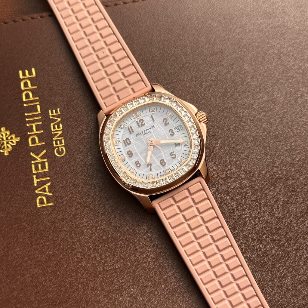 Patek Philippe Aquanaut 5072R Replica 11 Women's Watch 35 (1)