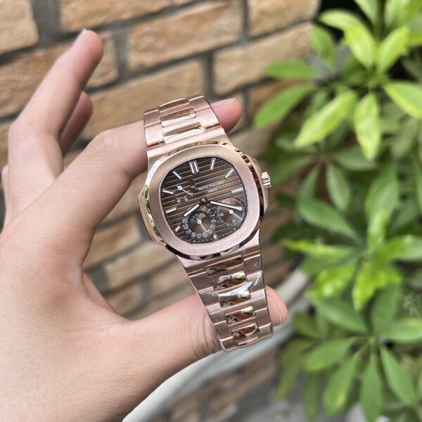 Patek Philippe Nautilus 5712R 18K Rosegold Wrapped Chocolate Dial GRF 40mm (1)