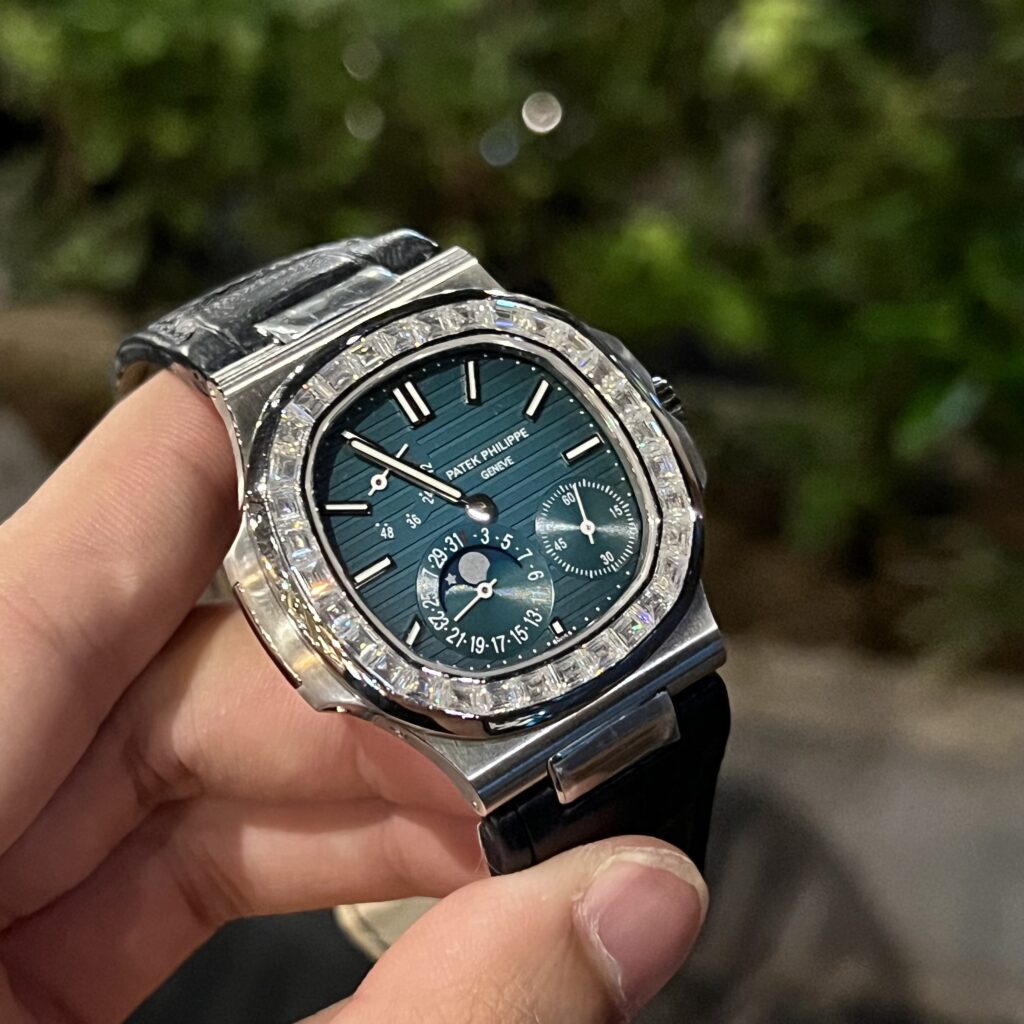 Patek Philippe Nautilus 5722G Custom Moissanite Replica 11 40mm (4)