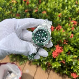 Rolex Submariner 116610LV Hulk Replica 11 Watch Best Quality 40mm (1)