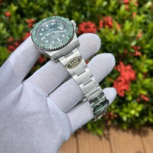 Rolex Submariner 116610LV Hulk Replica 11 Watch Best Quality 40mm (1)