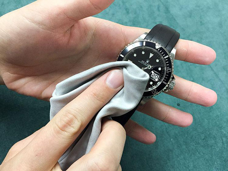 Small Tips for Properly Maintaining and Using Wristwatches