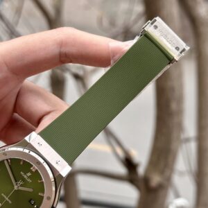 Hublot Classic Fusion Rep Watch Green Rubber Strap JJ+ 42mm (5)