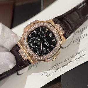 Patek Philippe Nautilus 5724R Rep 11 Watch GR Factory Black Dial 40mm (1)
