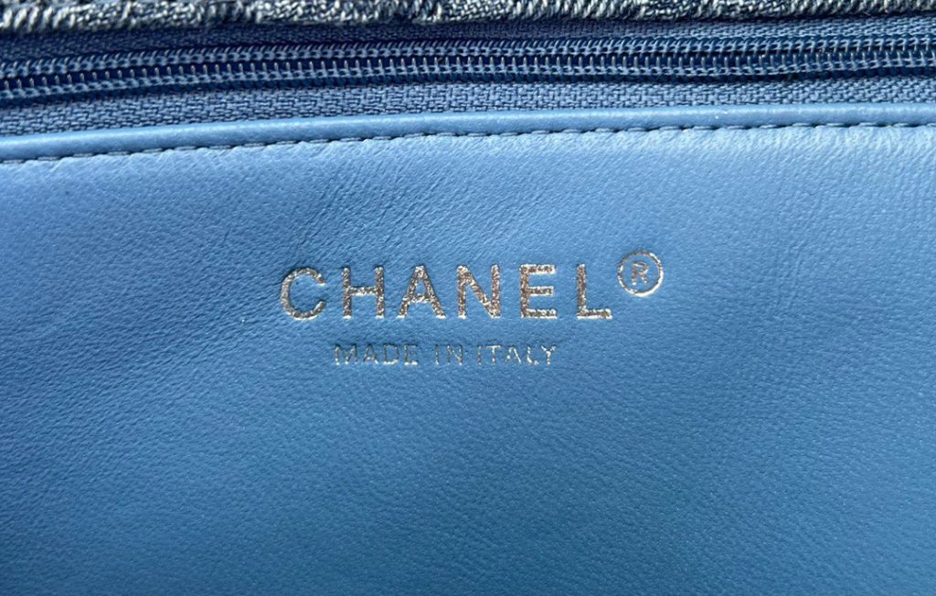 Chanel Flap Women Blue Replica Handbags 19cm