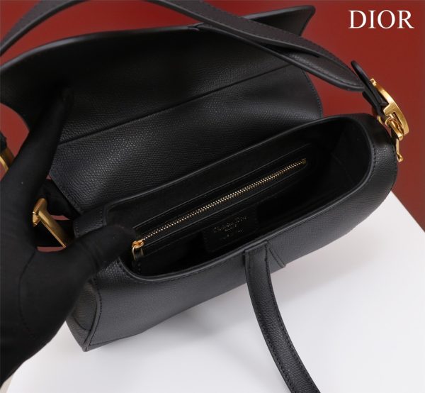 Dior Saddle With Strap Replica Handbags Gold Lock 25cm (2)