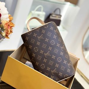 Louis Vuitton LV Dopp Kit Toilet Pouch Monogram Fake Bags 28cm