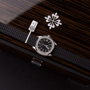 Patek Philippe Aquanaut 5067 Automatic Replica Watch Custom Moissanite Diamonds Black 35 (2)