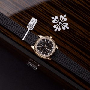 Patek Philippe Aquanaut 5067 Automatic Replica Watches Custom Moissanite Diamonds 35 (2)