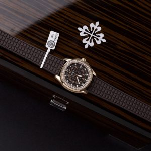 Patek Philippe Aquanaut 5067 Custom Moissanite Diamonds Replica Watches 35 (2)