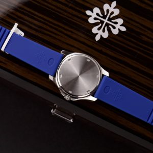 Patek Philippe Aquanaut 5067 Replica Watches Custom Moissanite Diamonds Blue 35 (2)