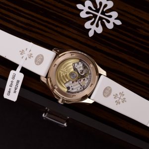 Patek Philippe Aquanaut 5067 Womens Custom Moissanite Diamonds Replica Watch 35 (2)