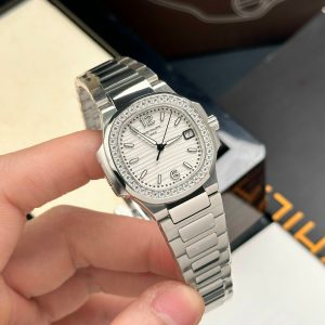 Patek Philippe Replica Watch Nautilus 7010 Quartz Movement 32mm (1)