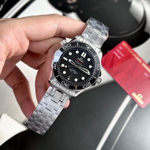 Replica Omega Watch Seamaster Diver 300M Black Dial VS Factory 42mm (3)