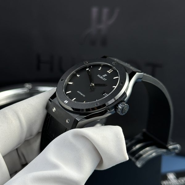 Hublot Classic Fusion Black Ceramic Best Replica JJZ Factory SW300 Customs 42mm (3)