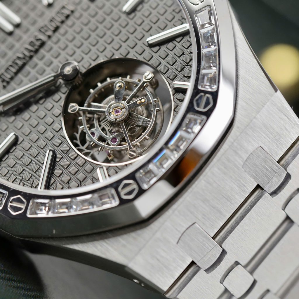 Đồng Hồ Audemars Piguet Rep11 Royal Oak Selfwinding Flying Tourbillon 26730BC Mặt Xám Đính Đá Baguette 41mm