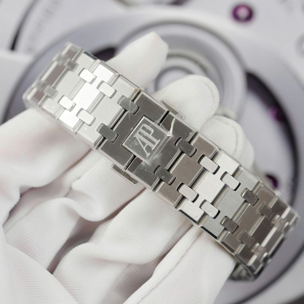 Đồng Hồ Audemars Piguet Replica 11 Royal Oak Selfwinding Flying Tourbillon 26730BC Đính Đá Baguette 41mm