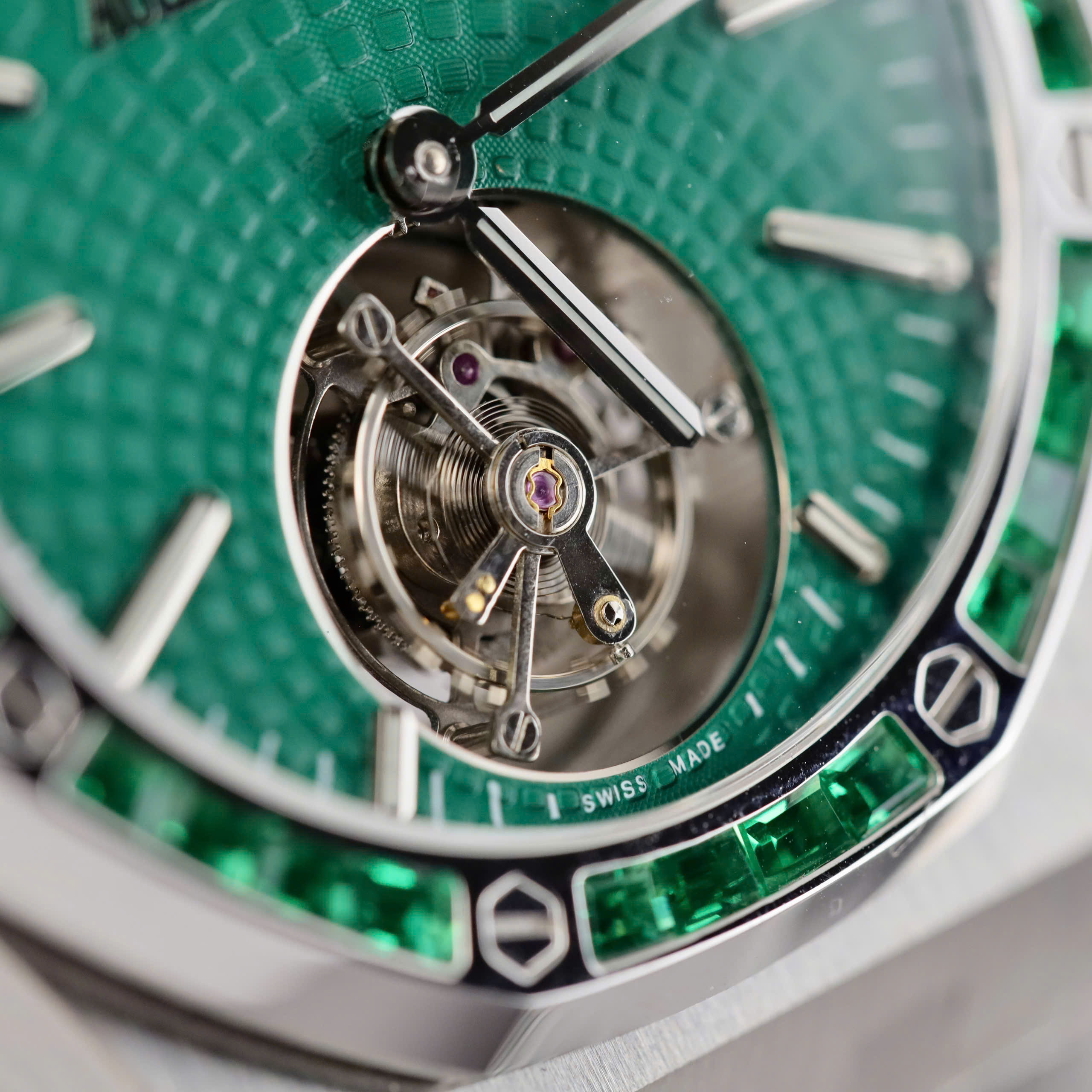 Đồng Hồ Audemars Piguet Replica 11 Royal Oak Selfwinding Flying Tourbillon 26730BC Đính Đá Baguette 41mm (3) Đồng Hồ Audemars Piguet Replica 11 Royal Oak Selfwinding Flying Tourbillon 26730BC Đính Đá Baguette 41mm