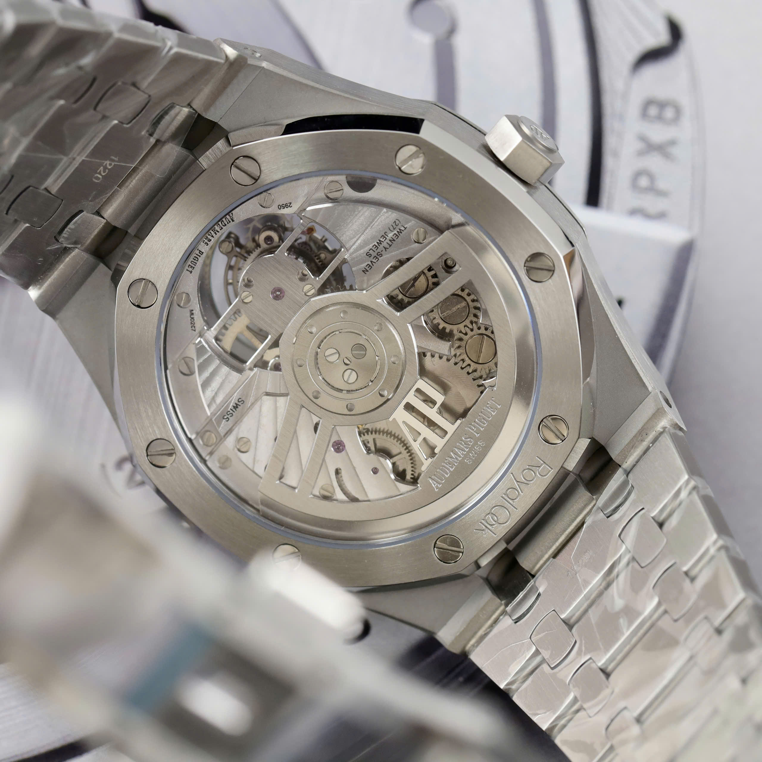 Đồng Hồ Audemars Piguet Replica 11 Royal Oak Selfwinding Flying Tourbillon 26730BC Đính Đá Baguette 41mm (5) Đồng Hồ Audemars Piguet Replica 11 Royal Oak Selfwinding Flying Tourbillon 26730BC Đính Đá Baguette 41mm