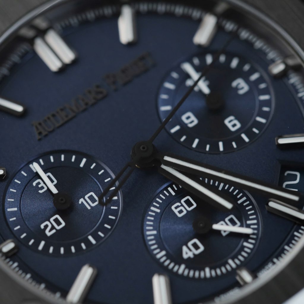 Đồng Hồ Audemars Piguet Royal Oak Chronograph 26240 Vỏ Gốm Mặt Xanh Than Replica 11 Nhà Máy APS 41mm