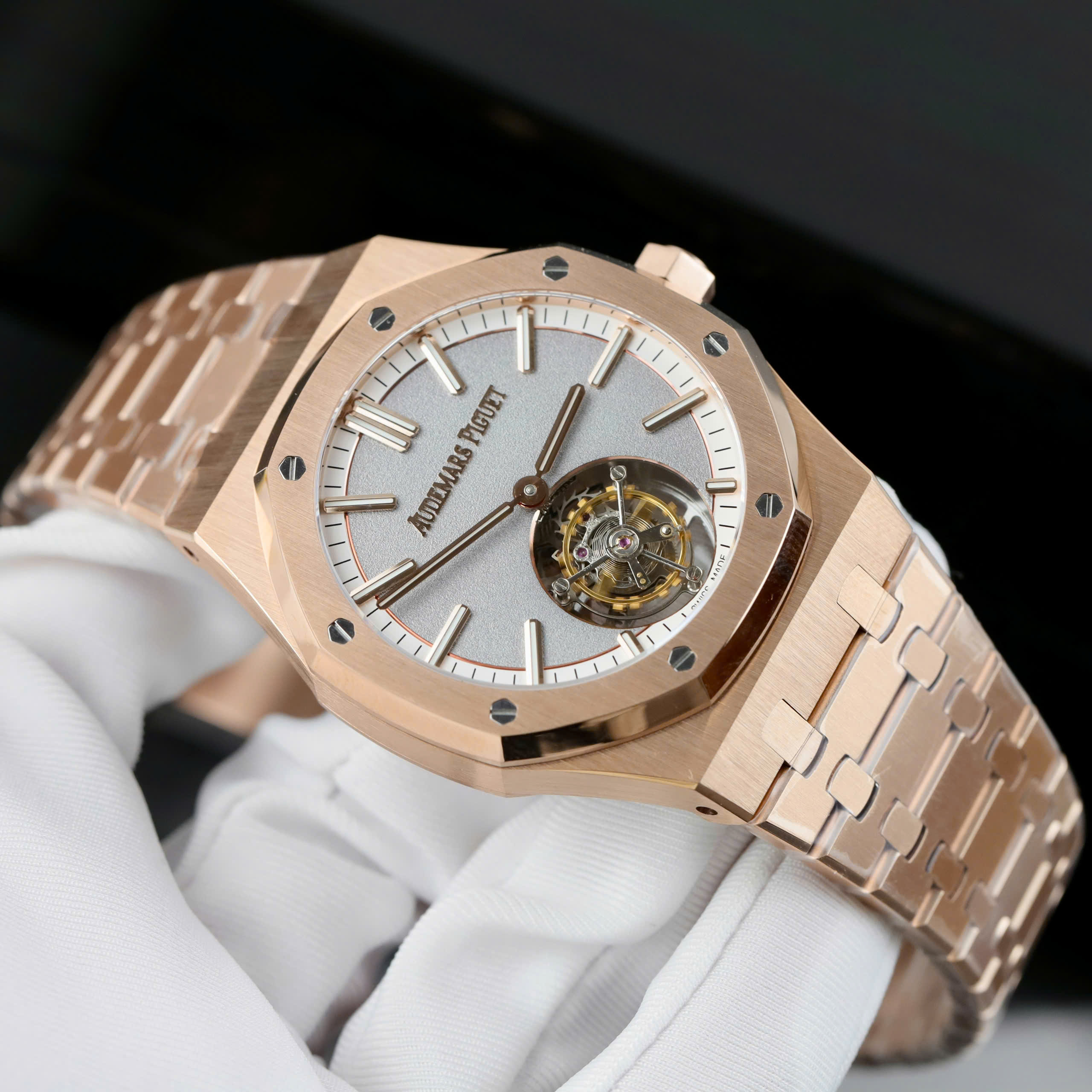 Đồng Hồ Audemars Piguet Royal Oak Self Winding Flying Tourbillon 267300R Chế Tác Mặt Xám 41mm (2) Đồng Hồ Audemars Piguet Royal Oak Self Winding Flying Tourbillon 267300R Chế Tác Mặt Xám 41mm
