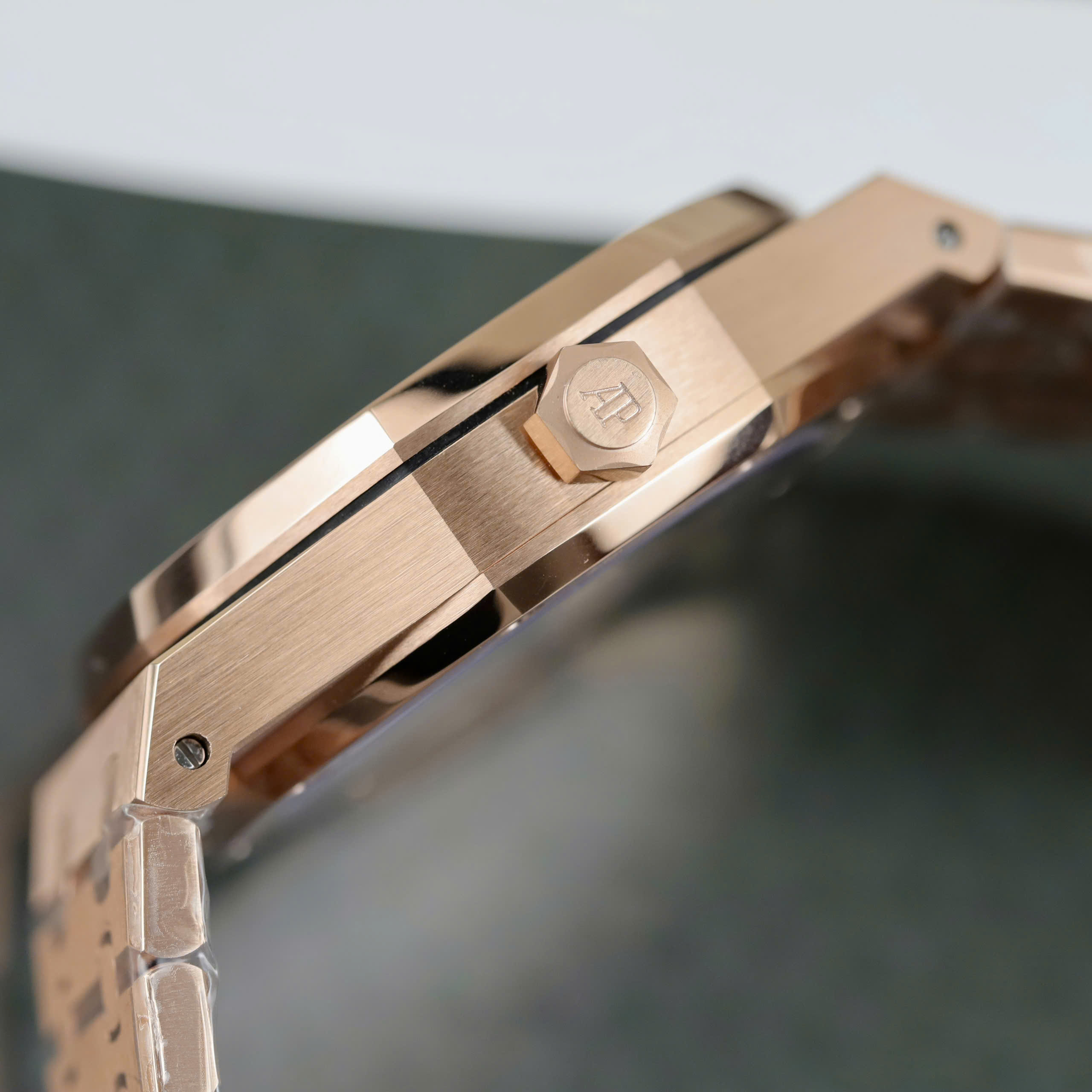 Đồng Hồ Audemars Piguet Royal Oak Self Winding Flying Tourbillon 267300R Chế Tác Mặt Xám 41mm (4) Đồng Hồ Audemars Piguet Royal Oak Self Winding Flying Tourbillon 267300R Chế Tác Mặt Xám 41mm