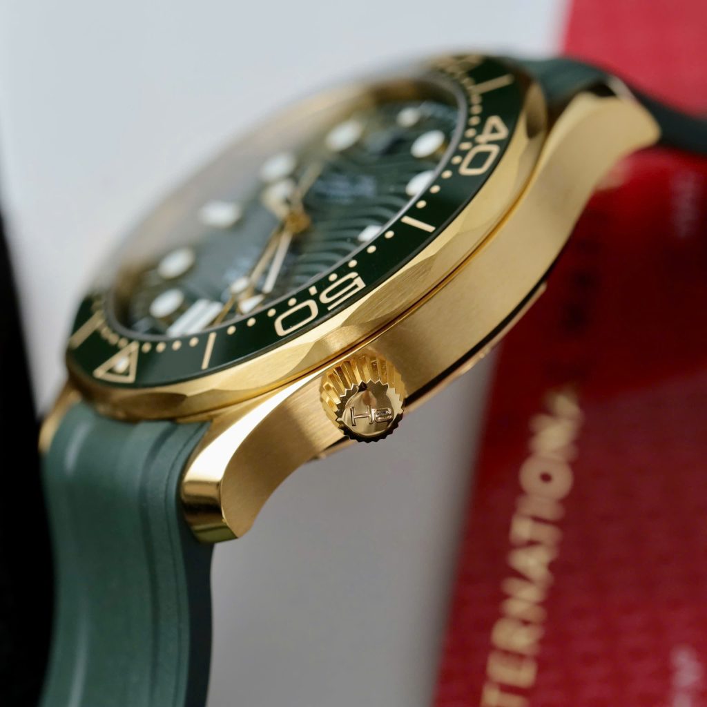 Đồng Hồ Omega Seamaster Diver 300M Chế Tác Màu Xanh Lá Cây Nhà Máy VSF 42mm