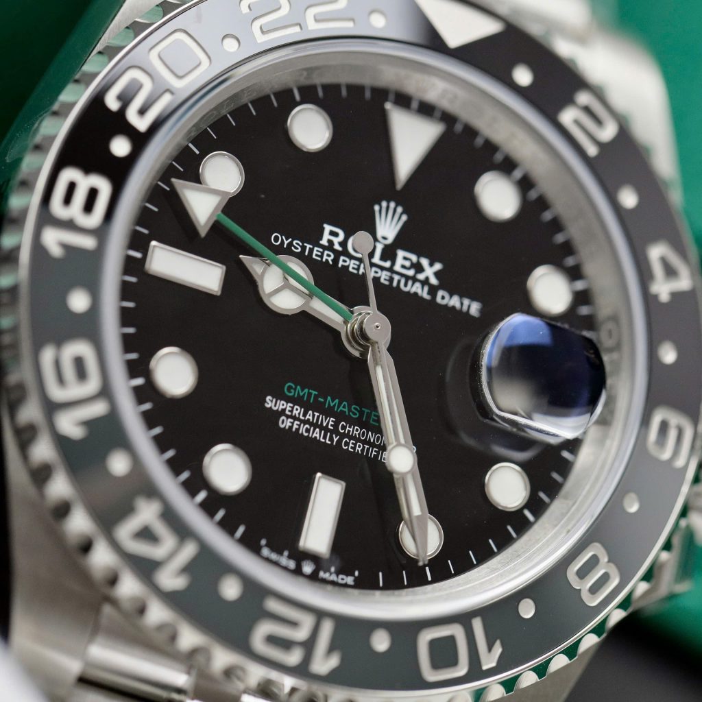 Đồng Hồ Rolex GMT-Master II 126710GRNR Bruce Wayne Rep11 Nhà Máy Clean 40mm