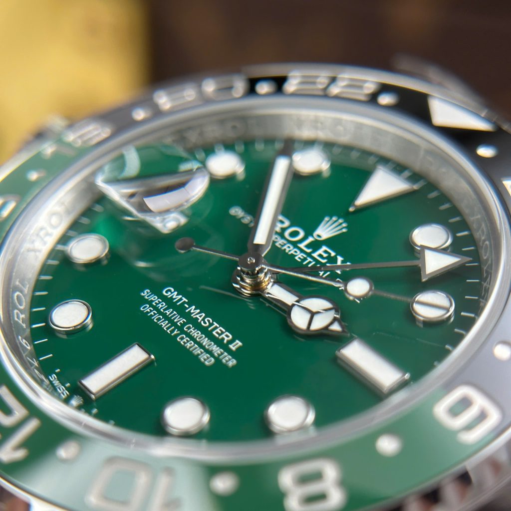 Đồng Hồ Rolex Rep 11 GMT-Master II 126729VTNR Mặt Số Xanh Gốm Nhà Máy Clean 40mm