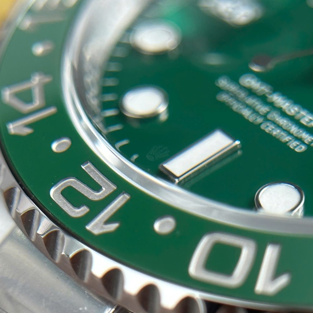 Đồng Hồ Rolex Rep 11 GMT-Master II 126729VTNR Mặt Số Xanh Gốm Nhà Máy Clean 40mm