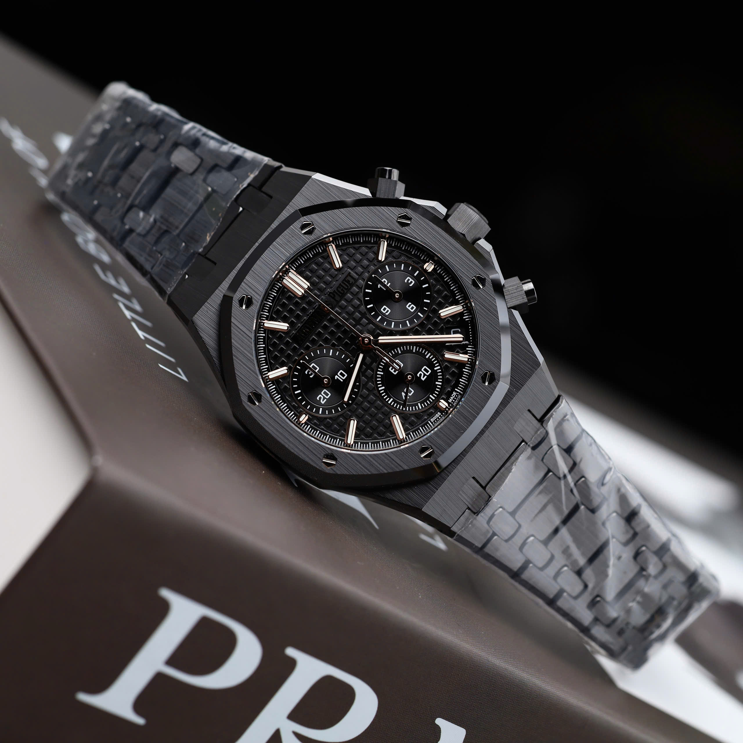 Đồng Hồ Audemars Piguet Replica 11 Royal Oak 26240CE Vỏ Gốm Đen Xưởng APS 41mm (1) Đồng Hồ Audemars Piguet Replica 11 Royal Oak 26240CE Vỏ Gốm Đen Xưởng APS 41mm