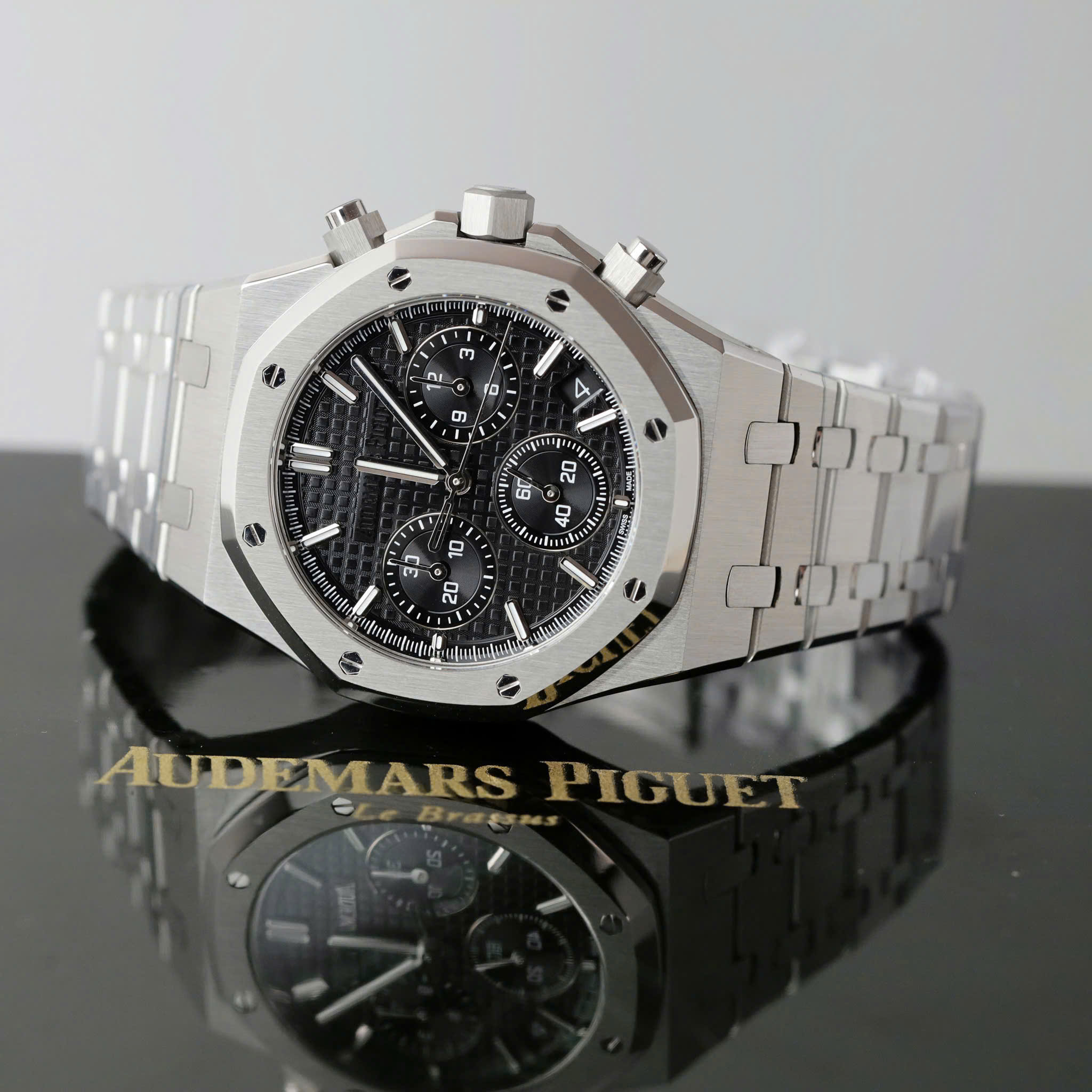 Đồng Hồ Audemars Piguet Replica 11 Royal Oak Chronograph 26240 Mặt Đen Nhà Máy APS 41mm (3) Đồng Hồ Audemars Piguet Replica 11 Royal Oak Chronograph 26240 Mặt Đen Nhà Máy APS 41mm