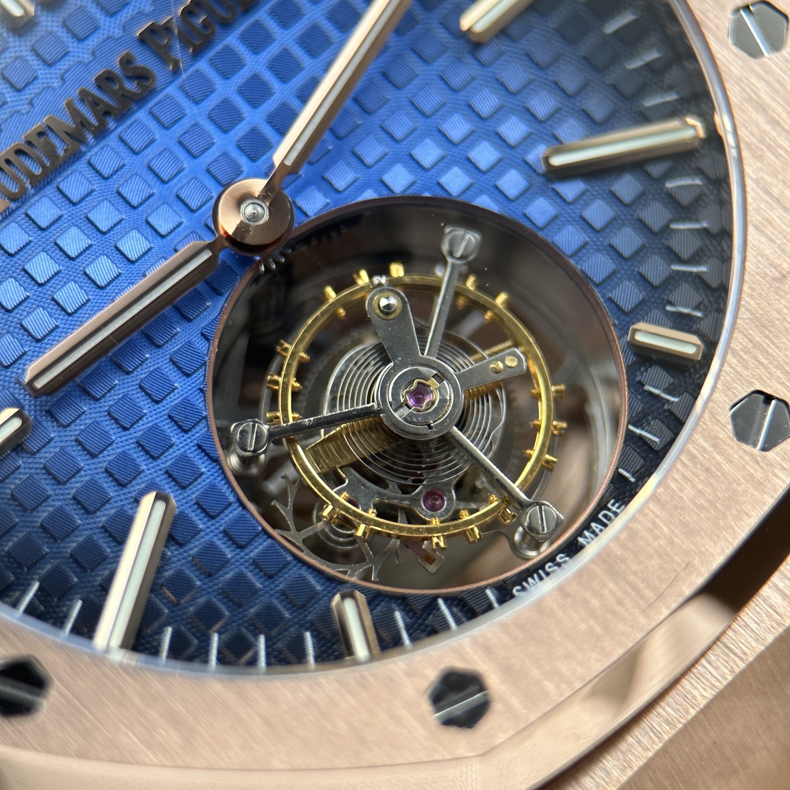 Đồng Hồ Audemars Piguet Replica 11 Royal Oak Flying Tourbillon 26730 Mặt Xanh Ombre 41mm (10) Đồng Hồ Audemars Piguet Replica 11 Royal Oak Flying Tourbillon 26730 Mặt Xanh Ombre 41mm