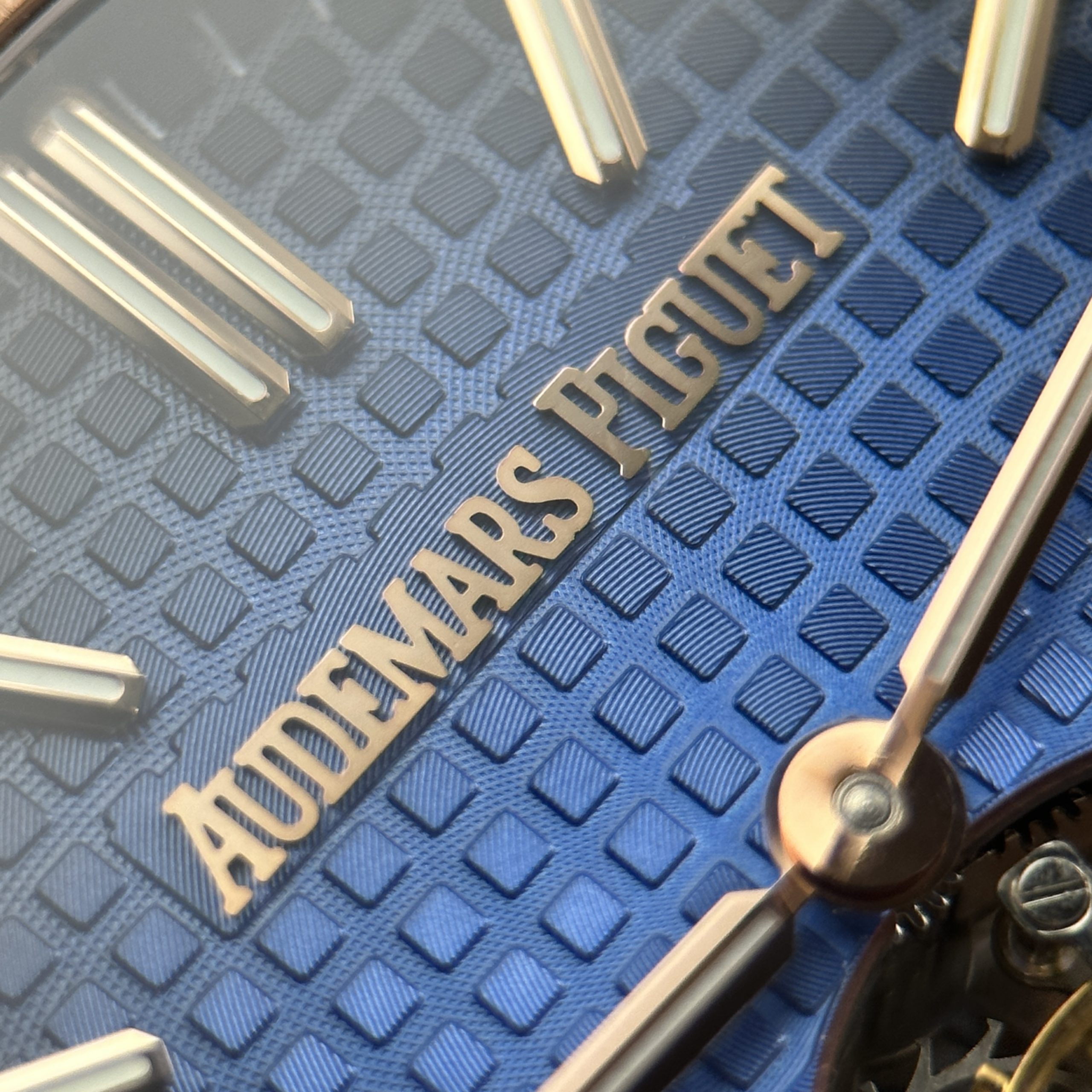 Đồng Hồ Audemars Piguet Replica 11 Royal Oak Flying Tourbillon 26730 Mặt Xanh Ombre 41mm (11) Đồng Hồ Audemars Piguet Replica 11 Royal Oak Flying Tourbillon 26730 Mặt Xanh Ombre 41mm