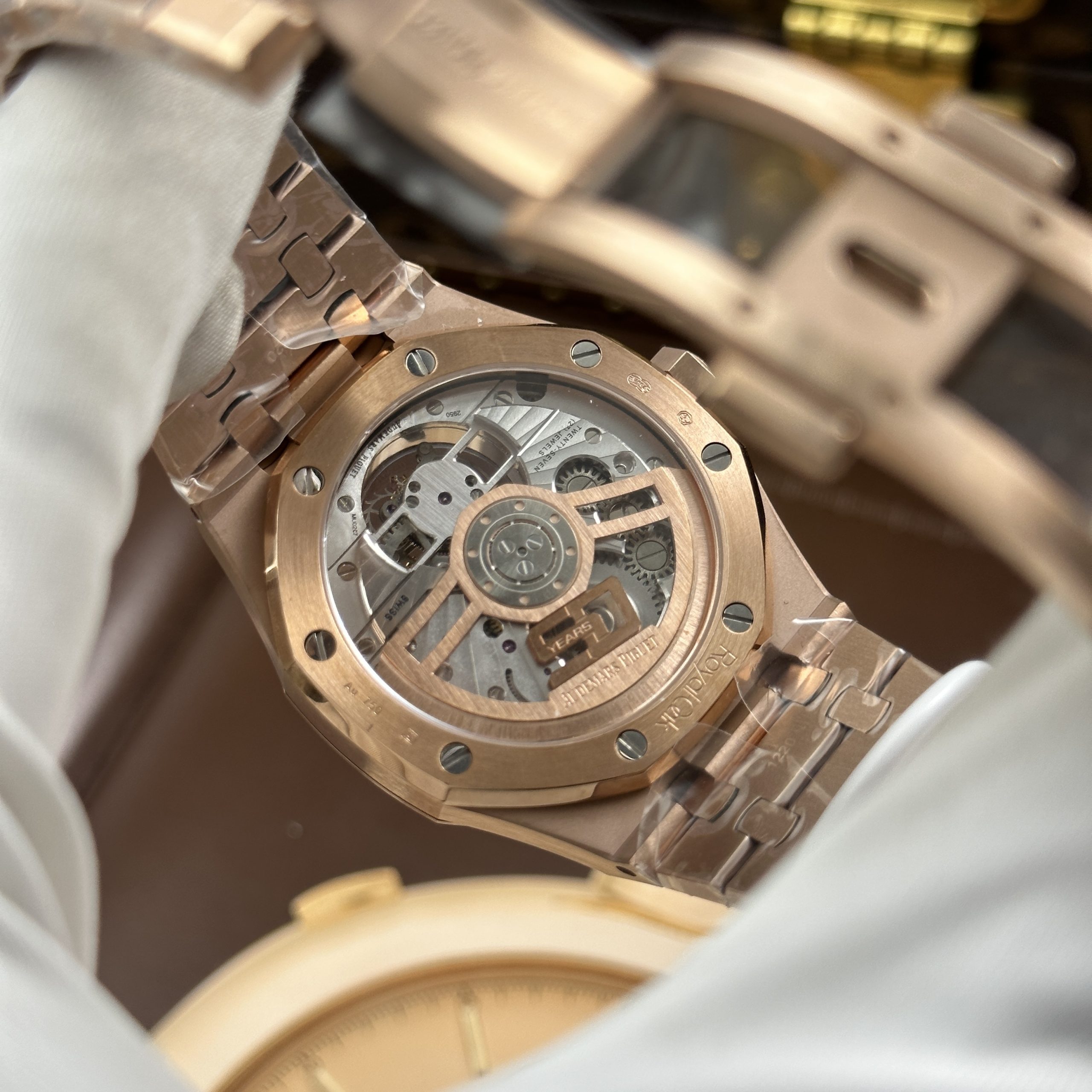 Đồng Hồ Audemars Piguet Replica 11 Royal Oak Flying Tourbillon 26730 Mặt Xanh Ombre 41mm (9) Đồng Hồ Audemars Piguet Replica 11 Royal Oak Flying Tourbillon 26730 Mặt Xanh Ombre 41mm