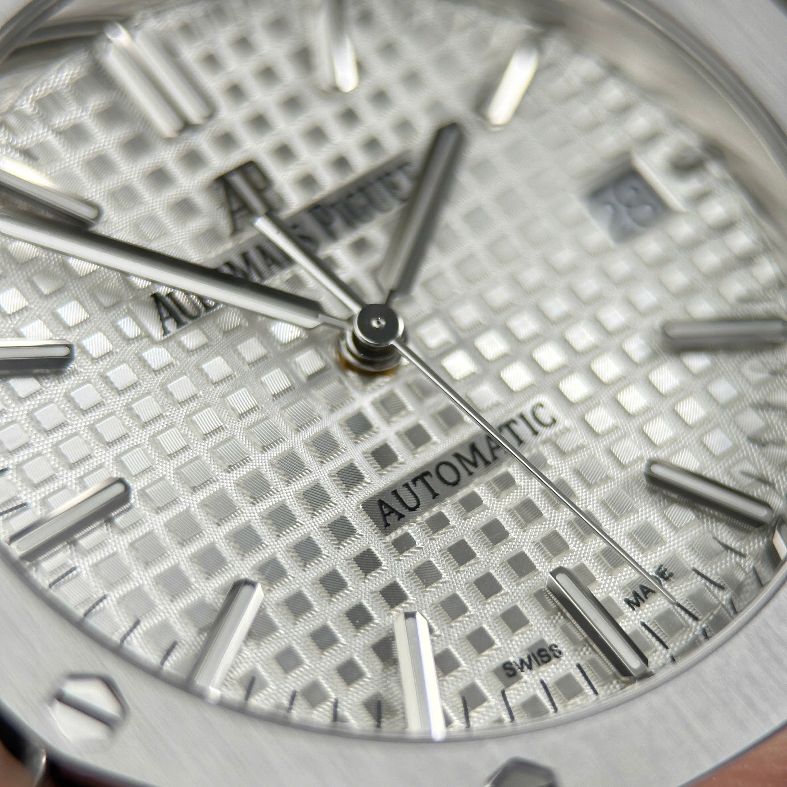 Đồng Hồ Audemars Piguet Replica Royal Oak 15450ST Mặt Trắng Nhà Máy APS 37mm (11) Đồng Hồ Audemars Piguet Replica Royal Oak 15450ST Mặt Trắng Nhà Máy APS 37mm