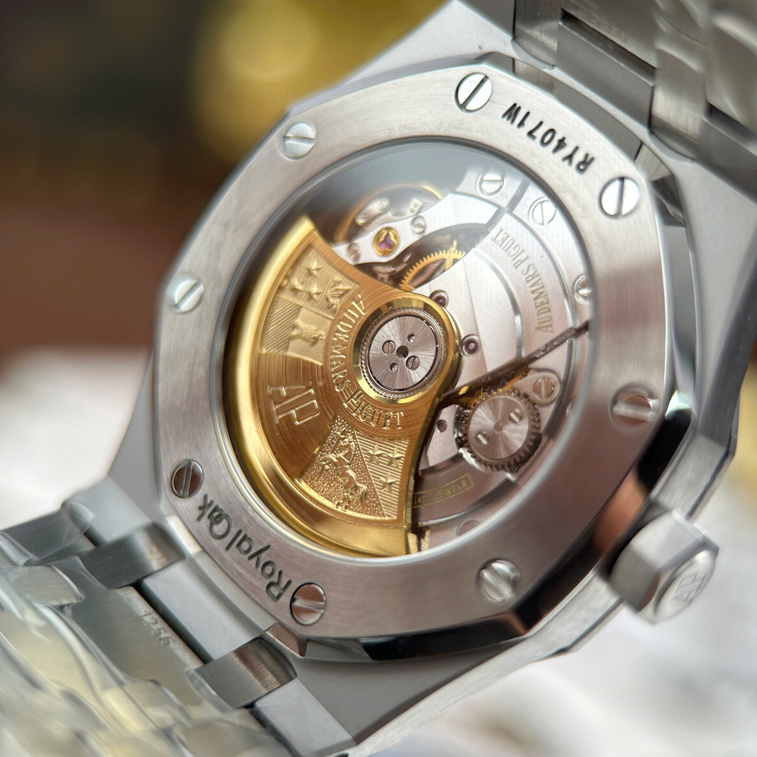 Đồng Hồ Audemars Piguet Replica Royal Oak 15450ST Mặt Trắng Nhà Máy APS 37mm (2) Đồng Hồ Audemars Piguet Replica Royal Oak 15450ST Mặt Trắng Nhà Máy APS 37mm