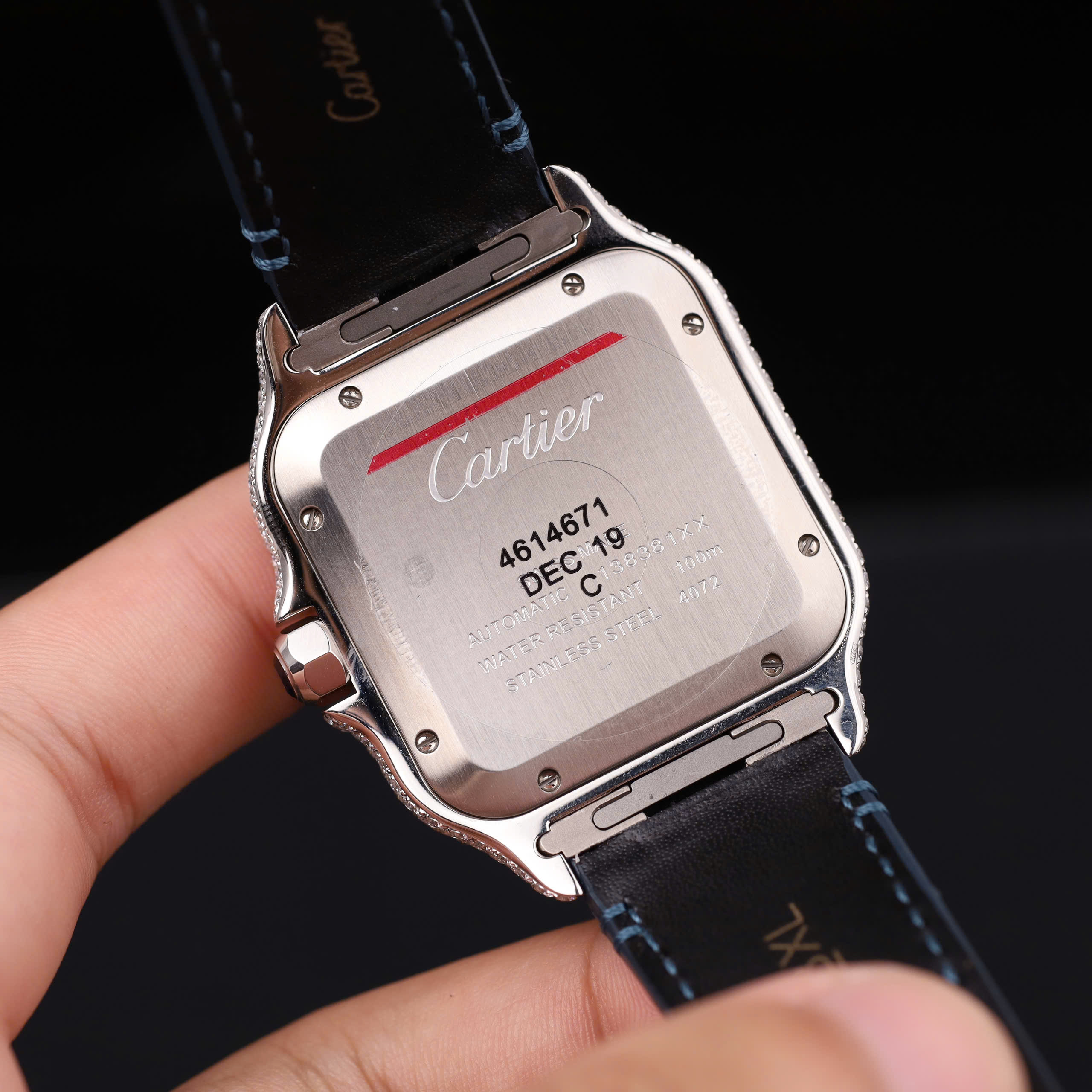 Đồng Hồ Cartier Santos Nam Chế Tác Đô Kim Cương Moissanite Màu Xanh Blue 39 (11) Đồng Hồ Cartier Santos Nam Chế Tác Đô Kim Cương Moissanite Màu Xanh Blue 39.8mm