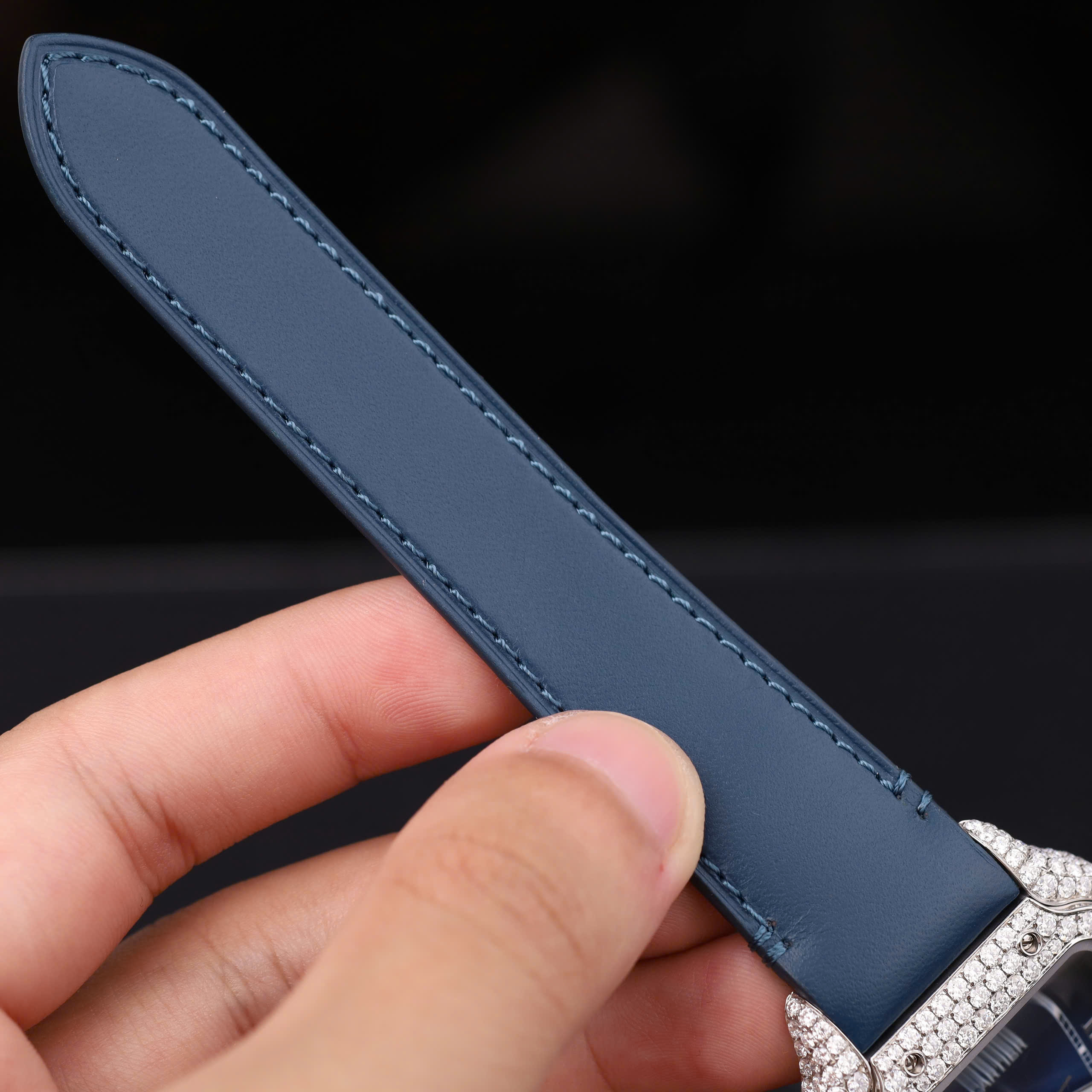 Đồng Hồ Cartier Santos Nam Chế Tác Đô Kim Cương Moissanite Màu Xanh Blue 39 (2) Đồng Hồ Cartier Santos Nam Chế Tác Đô Kim Cương Moissanite Màu Xanh Blue 39.8mm