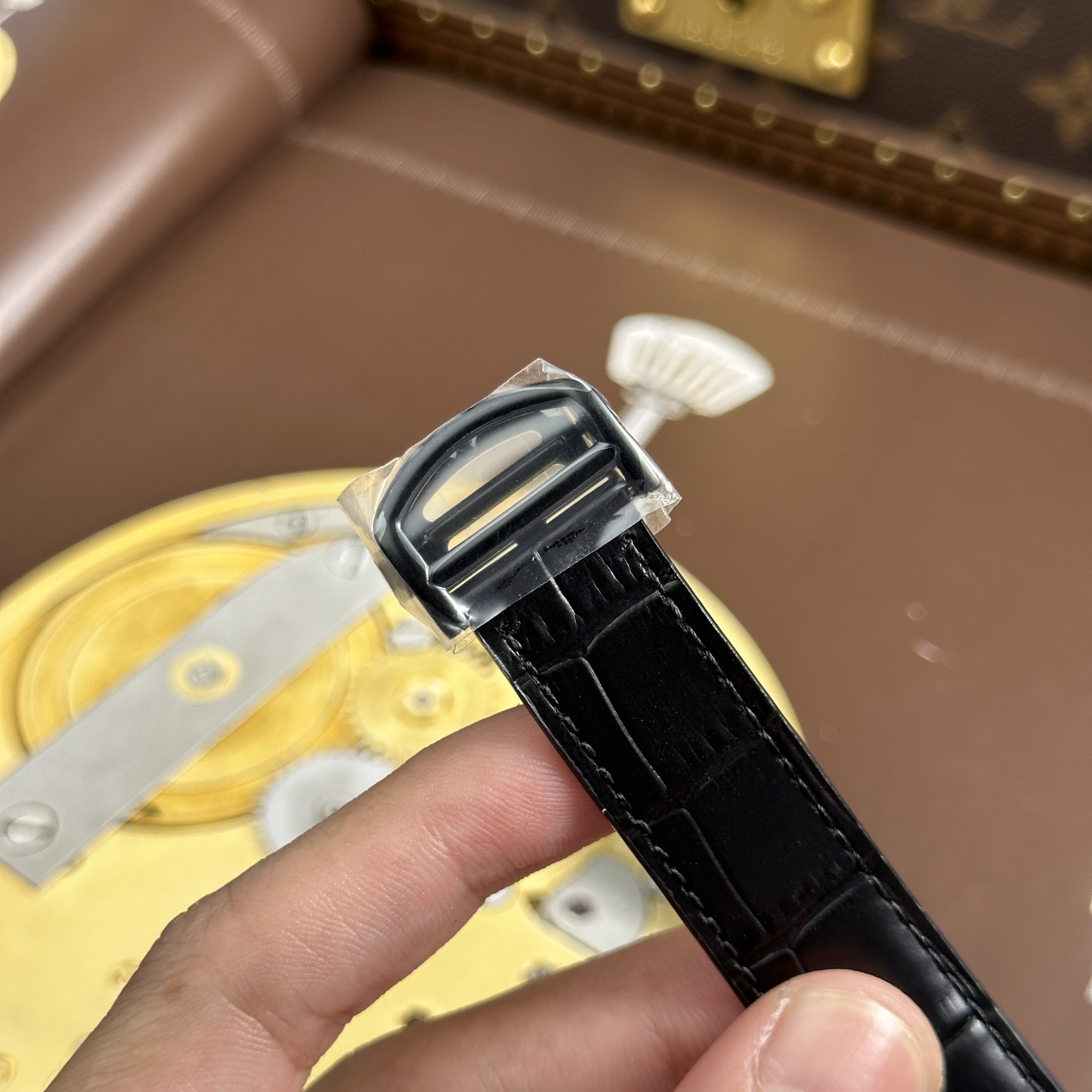 Đồng Hồ Cartier Santos de Cartier Rep Cao Cấp Skeleton Dây Da Đen Nhà Máy MLF 39 (11) Đồng Hồ Cartier Santos de Cartier Rep Cao Cấp Skeleton Dây Da Đen Nhà Máy MLF 39.8mm
