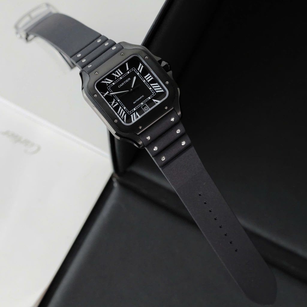 Đồng Hồ Cartier Santos de Cartier Replica 11 Dây Cao Su Đen Nhà Máy BV 39.8mm