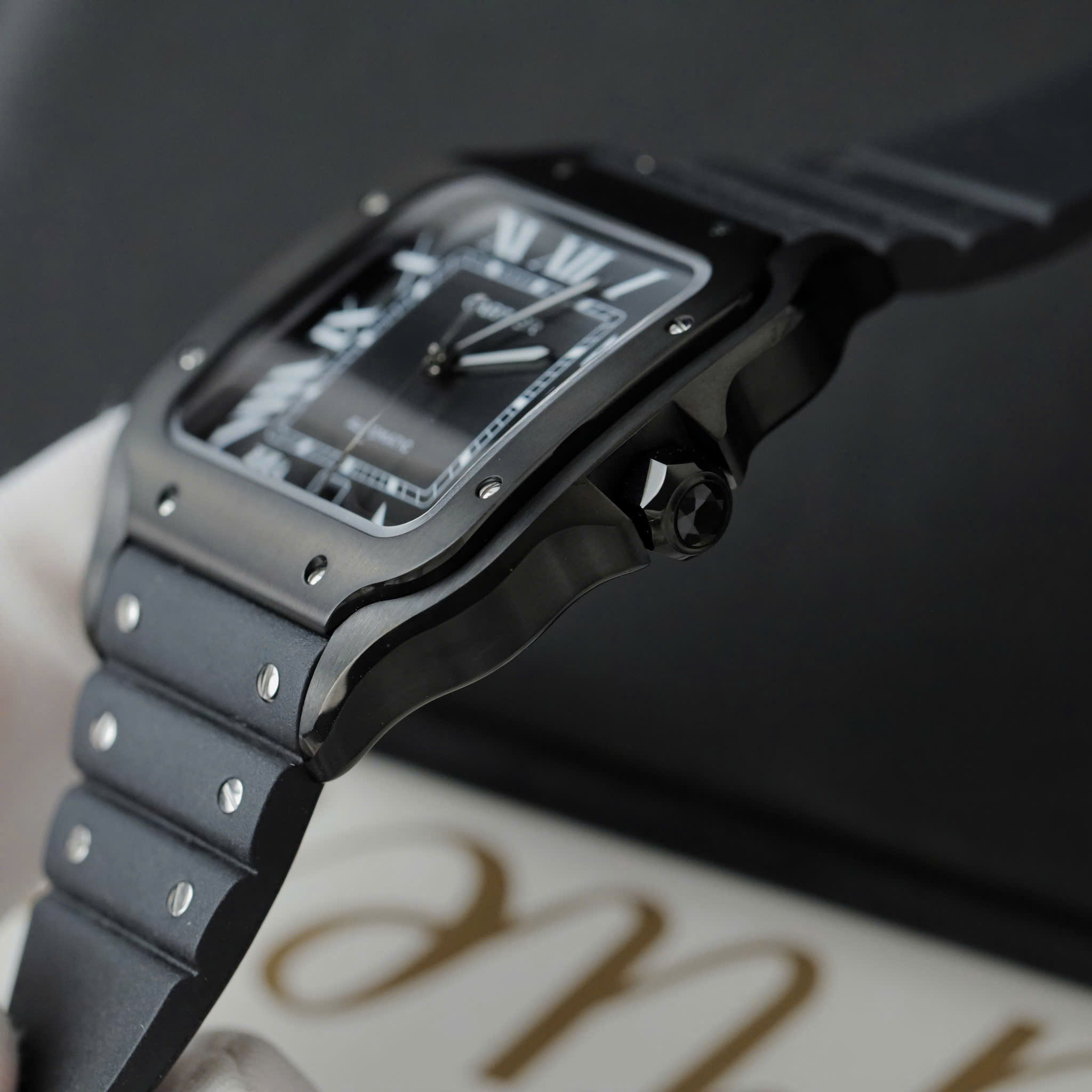 Đồng Hồ Cartier Santos de Cartier Replica 11 Dây Cao Su Đen Nhà Máy BV 39 (6) Đồng Hồ Cartier Santos de Cartier Replica 11 Dây Cao Su Đen Nhà Máy BV 39.8mm