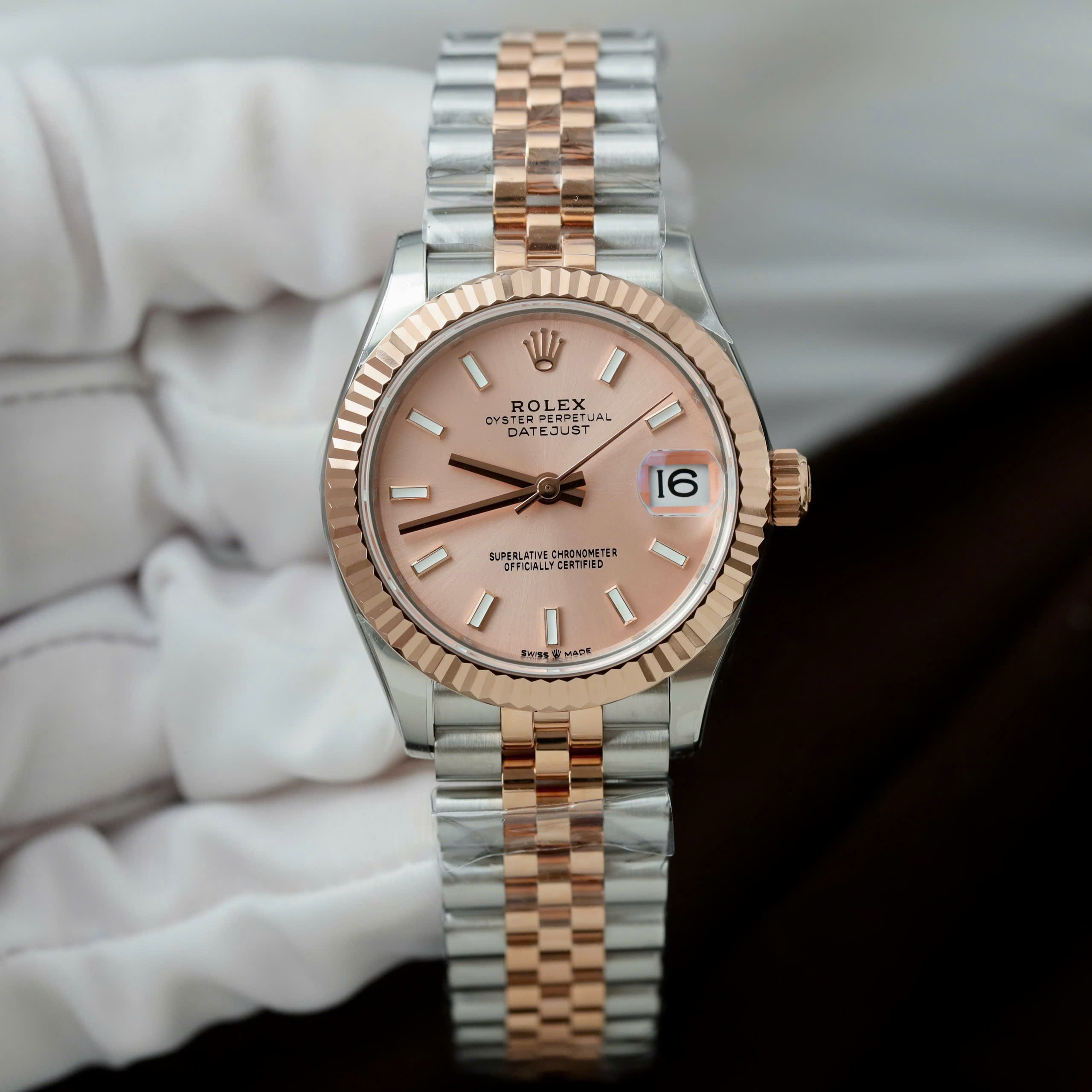 Đồng Hồ DateJust Replica 11 Mặt Số Hồng Cọc Số Dạ Quang Nhà Máy THB 31mm (1) Đồng Hồ Rolex DateJust Replica 11 Mặt Số Hồng Cọc Số Dạ Quang Nhà Máy THB 31mm