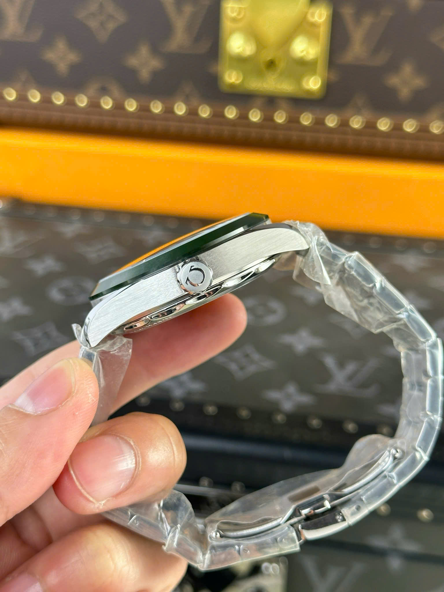 Đồng Hồ Omega Seamaster Aqua Terra Worldtimer Replica 11 Màu Xanh Lá Dây Kim Loại 43mm (9) Đồng Hồ Omega Seamaster Aqua Terra Worldtimer Replica 11 Màu Xanh Lá Dây Kim Loại 43mm