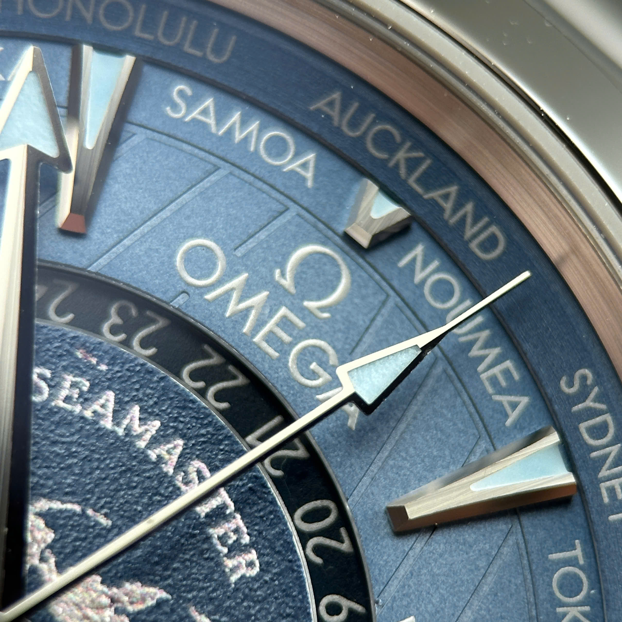 Đồng Hồ Omega Seamaster Replica 11 Aqua Terra Worldtimer Màu Xanh Dương 43mm (6) Đồng Hồ Omega Seamaster Rep11 Aqua Terra Worldtimer Màu Xanh Dương Dây Kim Loại 43mm