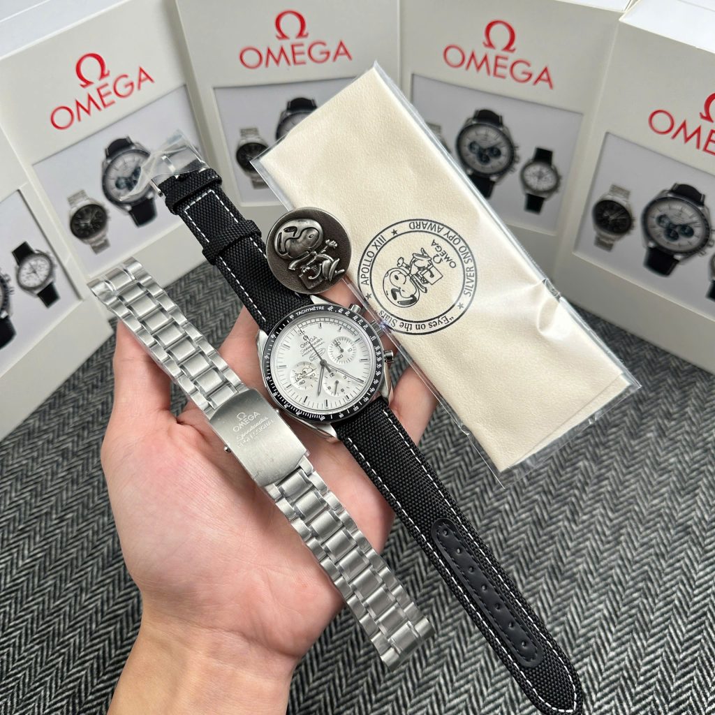 Đồng Hồ Omega Speedmaster Apollo 13 Snoopy Chế Tác Mặt Trắng New 2025 42mm